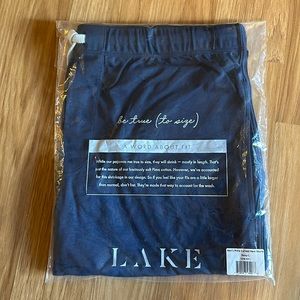 Men’s lake pajama shorts large